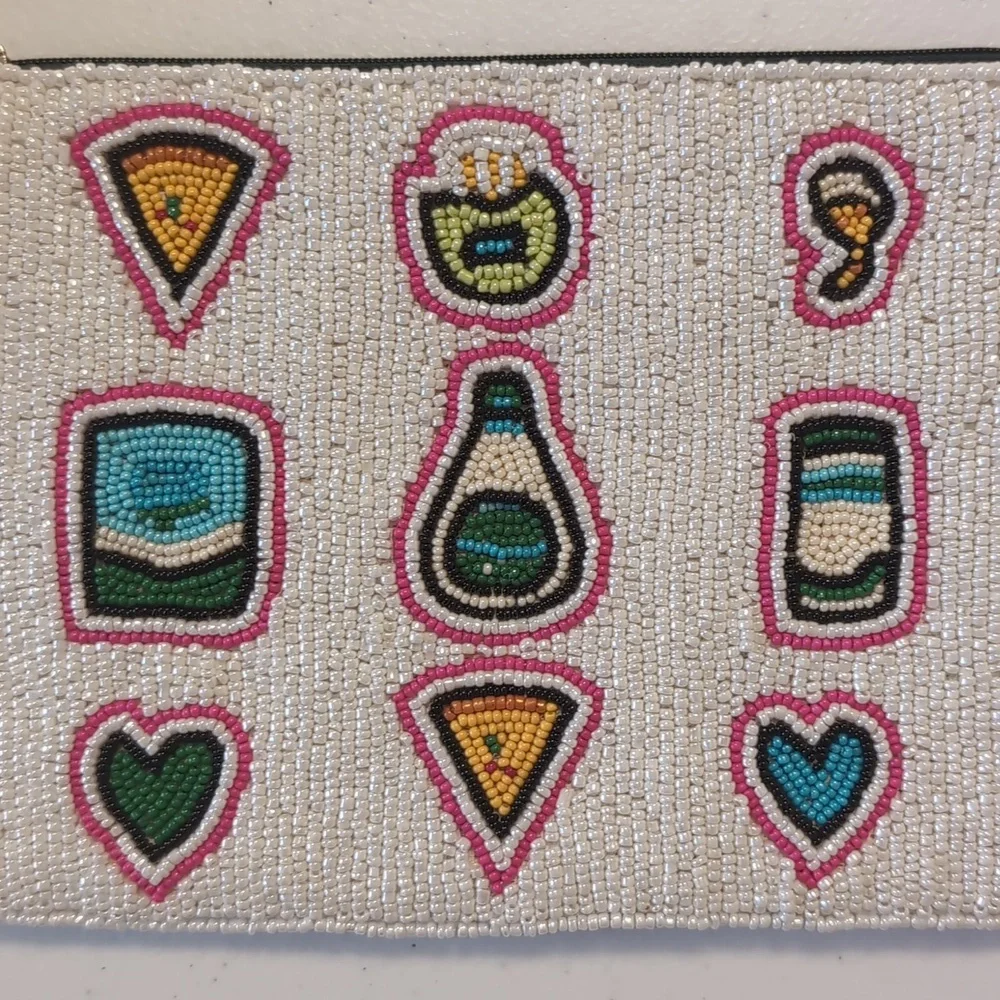 Hidden Valley Ranch Beaded Pouch - Picture 2 of 4